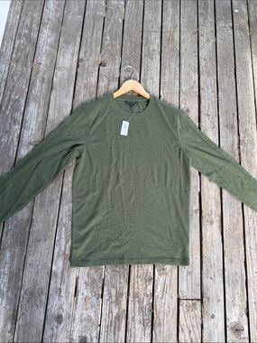 Banana Republic Men's Long Sleeve Crewneck — Olive
